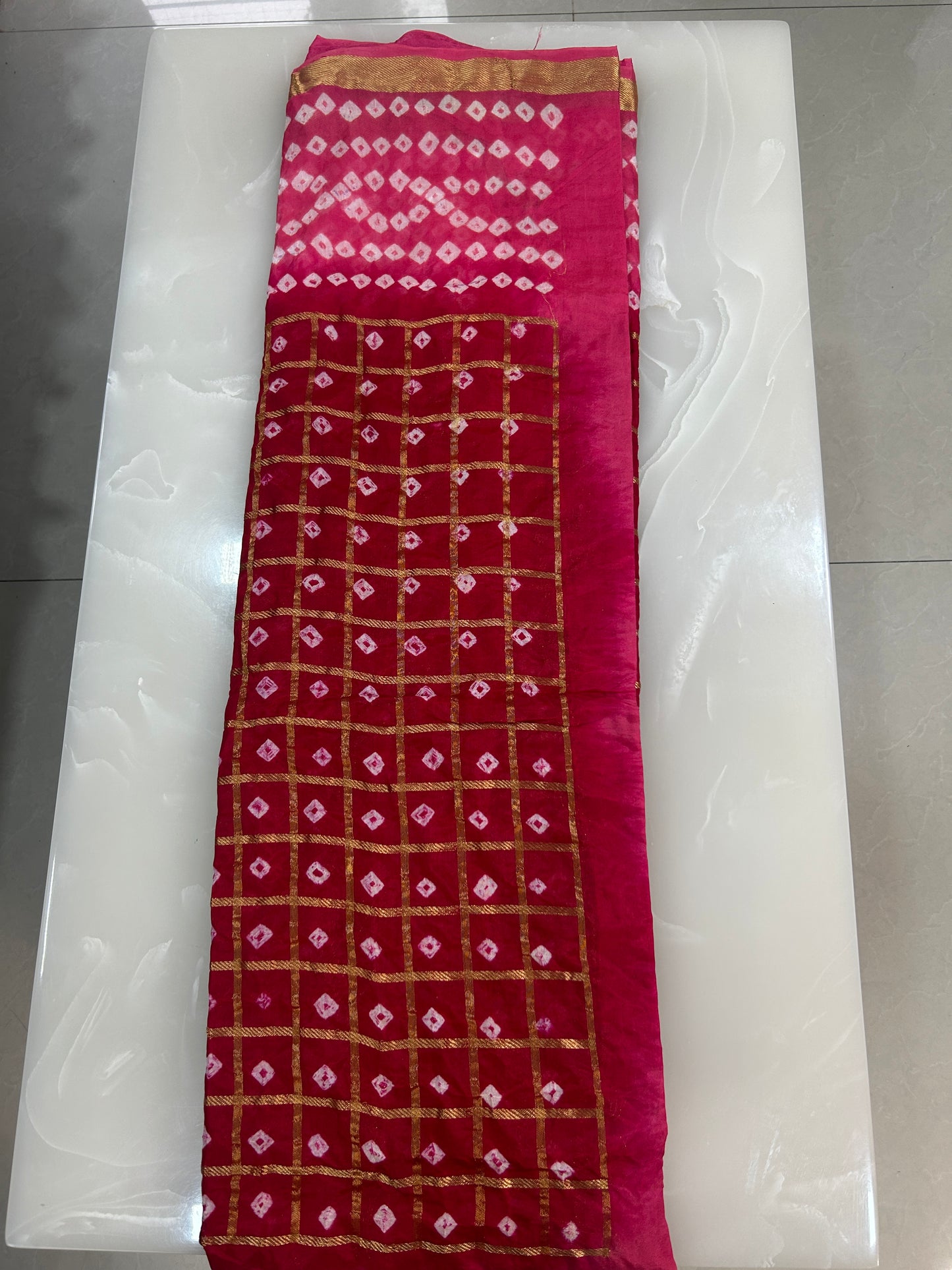 Red and light pink Bandhej saree with blouse piece SB211