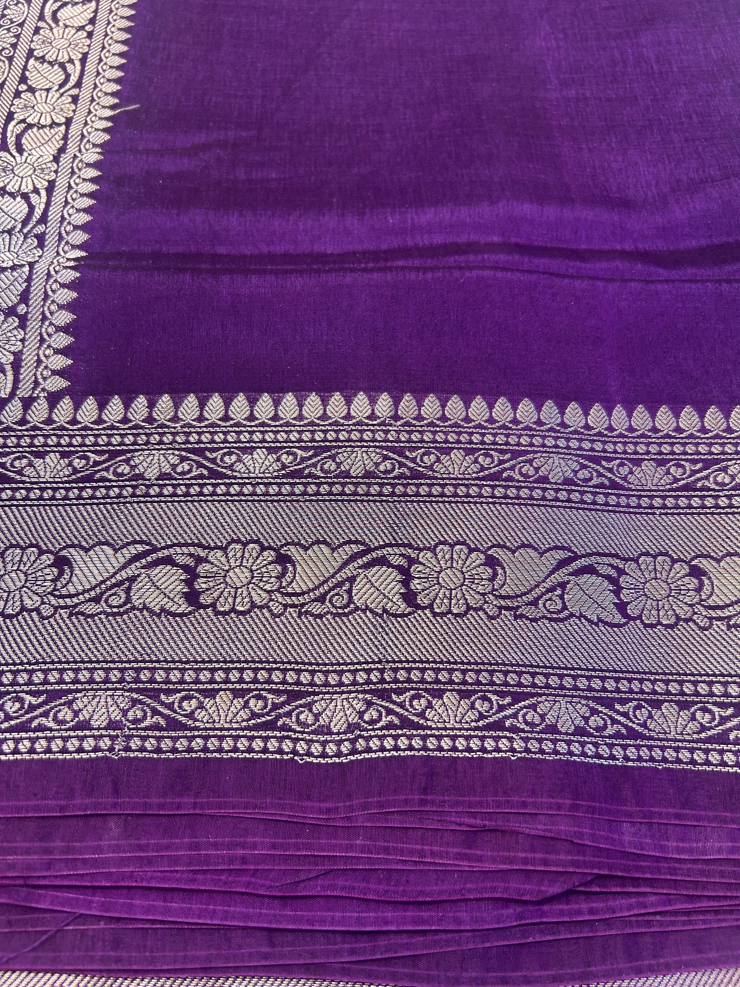 Dark Purple color plain body Dupion Silk Handloom Banarasi Saree