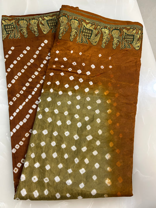 Rusty brown and olive green shaded Bandini saree with woven figure motifs all over the borders with plain blouse  piece SB208