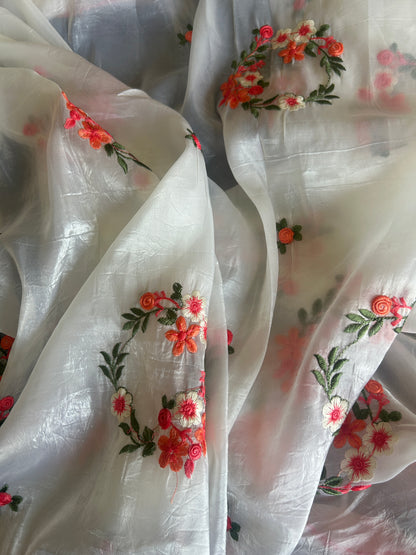 Elegant Off white Paper Crush Organza Saree with Floral Wreath Embroidery & Contrast Blouse – Christmas Edition